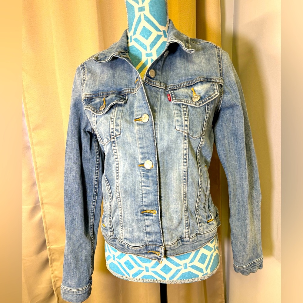 Levi's Women’s Blue Jean Denim  Jacket Size L